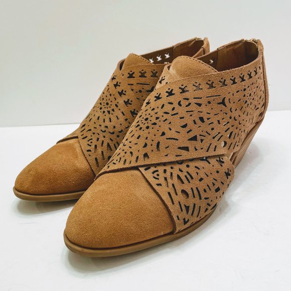 Carlos by Carlos Santana Miranda Brulee Tan Laser Cut Suede Ankle Bootie Sz: 9.5 - Picture 5 of 13